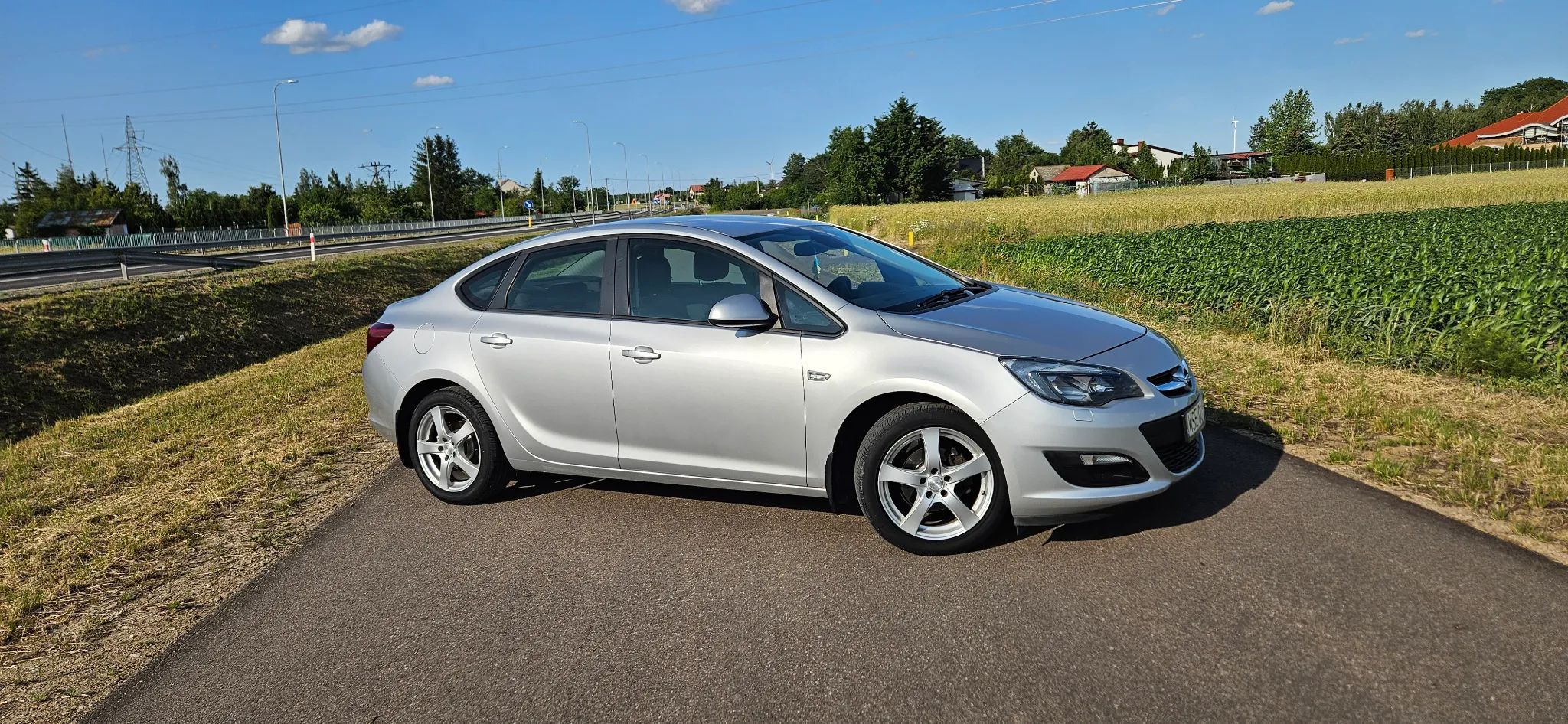 Opel Astra Opel Astra J Sedan 1.4 Turbo Benzyna – 2013 rok