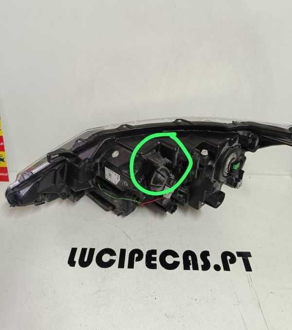 Otica Direita Nissan Qashqai II (13->)