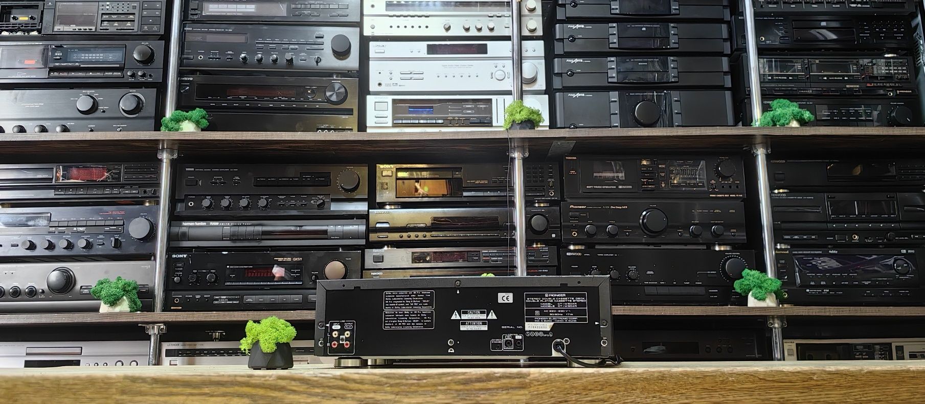 Касетний програвач Pioneer CT-W504