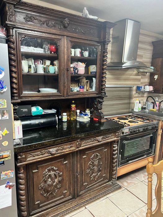 Kredens myśliwski antyk