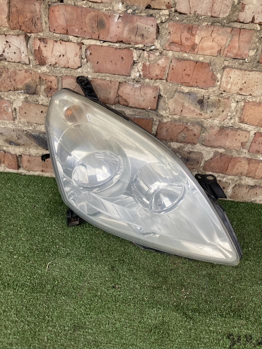 Фари передні опель зафіра б opel zafira b права