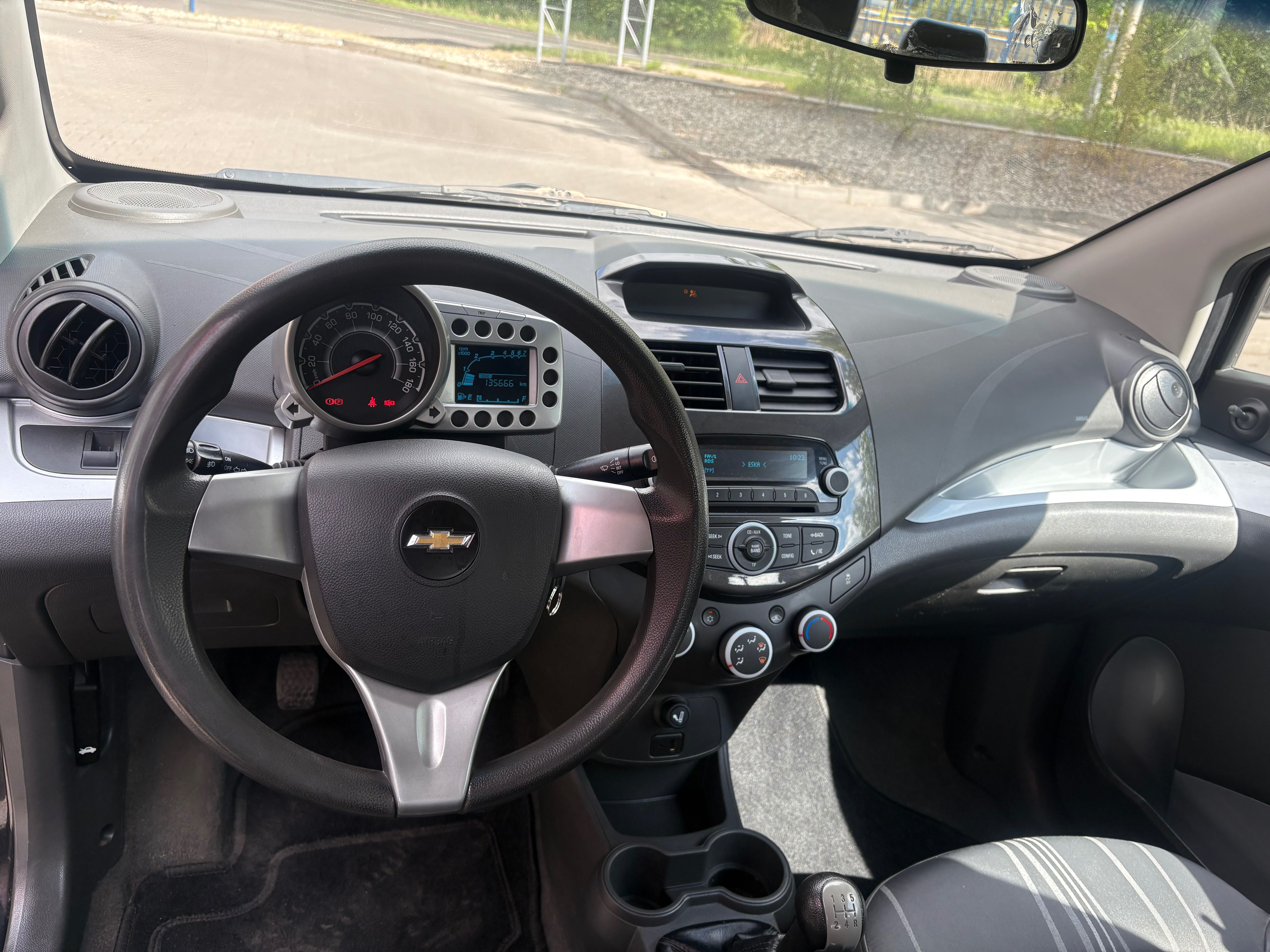 Chevrolet spark 2013 1.2 bogata wersja wyposażenia