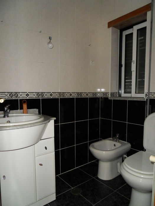 Excelente Moradia Isolada, 350m2, Aquecim. Central, Rio de Loba, Viseu