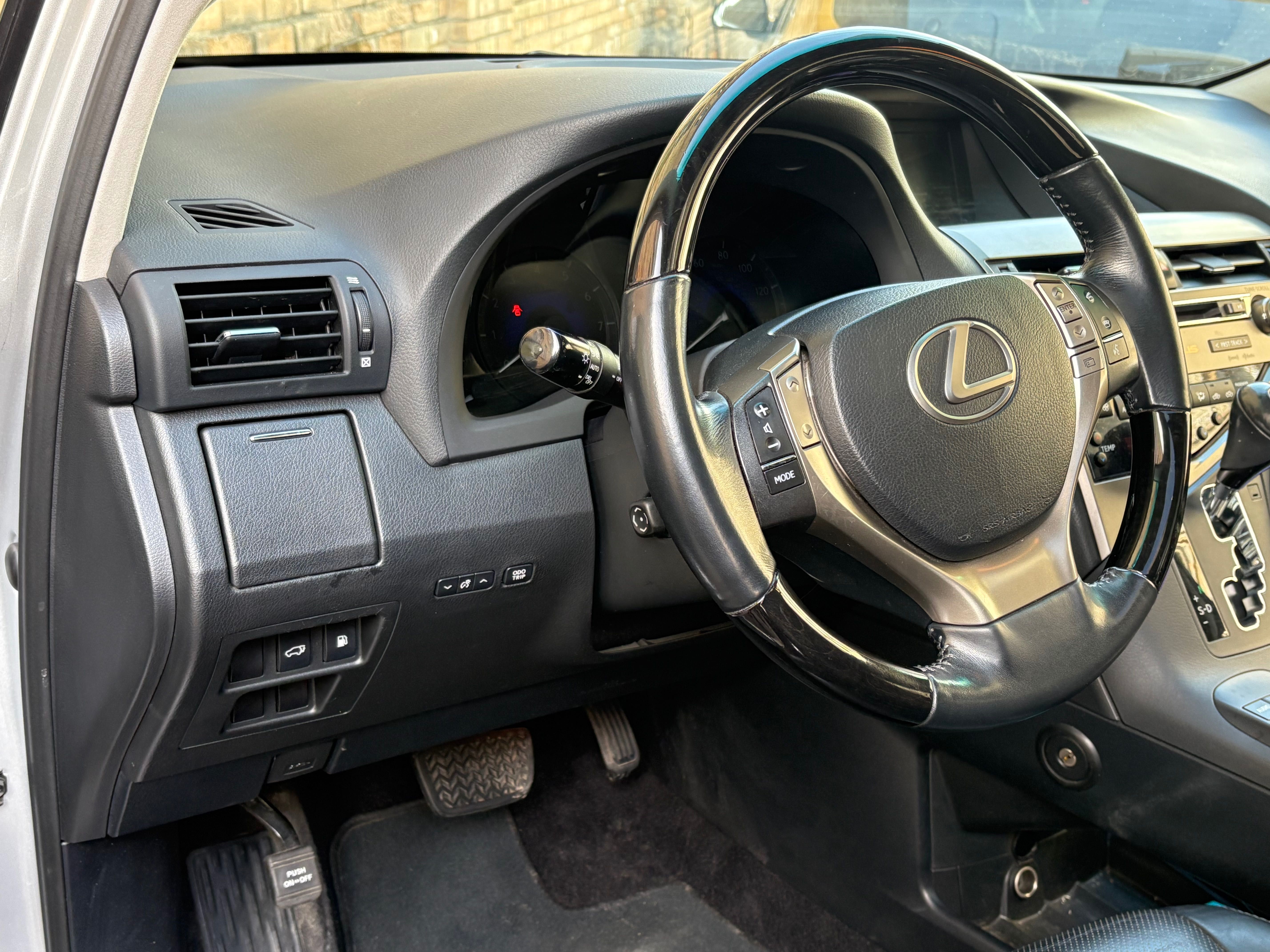 Автомобіль Лексус RX 350