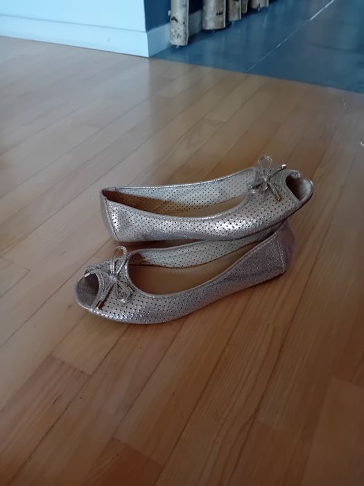 Buty damskie baleriny złote