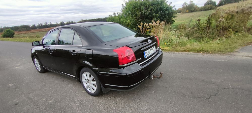 Toyota Avensis sedan 2.0 benzyna