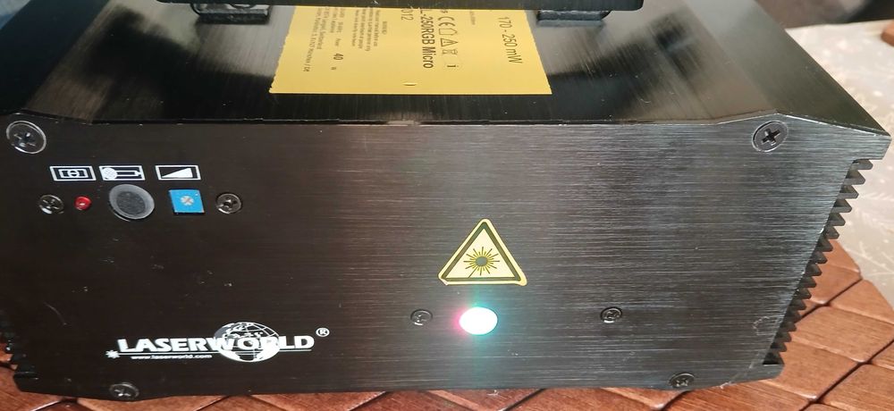 Laser Laserworld EL-250RGB Micro na imprezę party dyskotekę