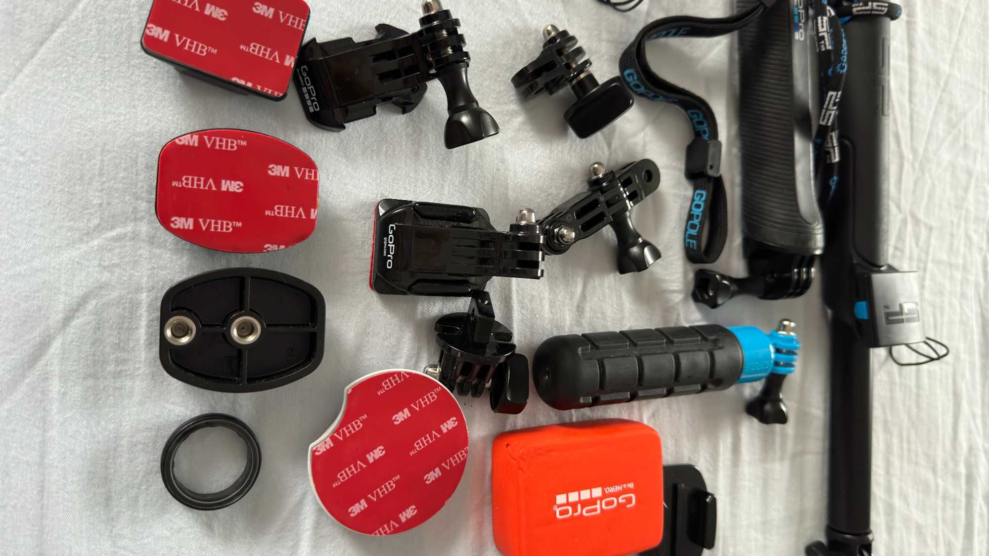 Камера GoPro Нero 6 з кейсом, тримачами та іншими аксесуарами