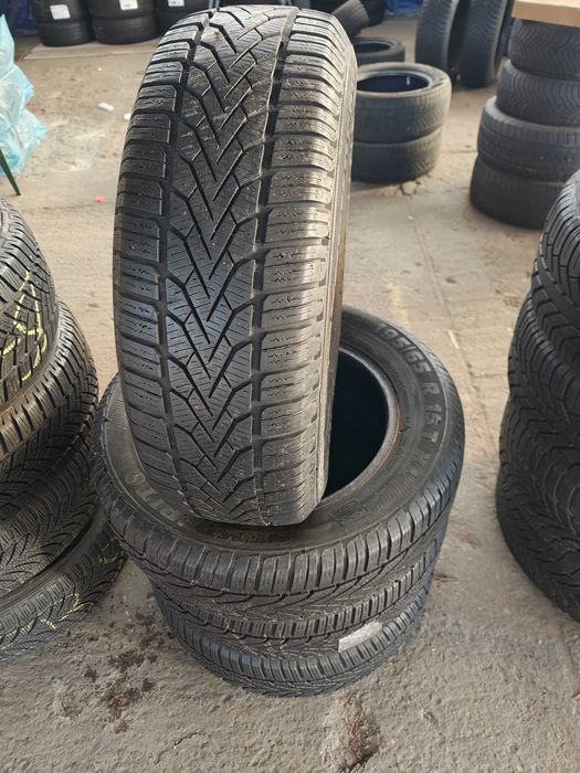 Opony zimowe  195/65/15 komplet