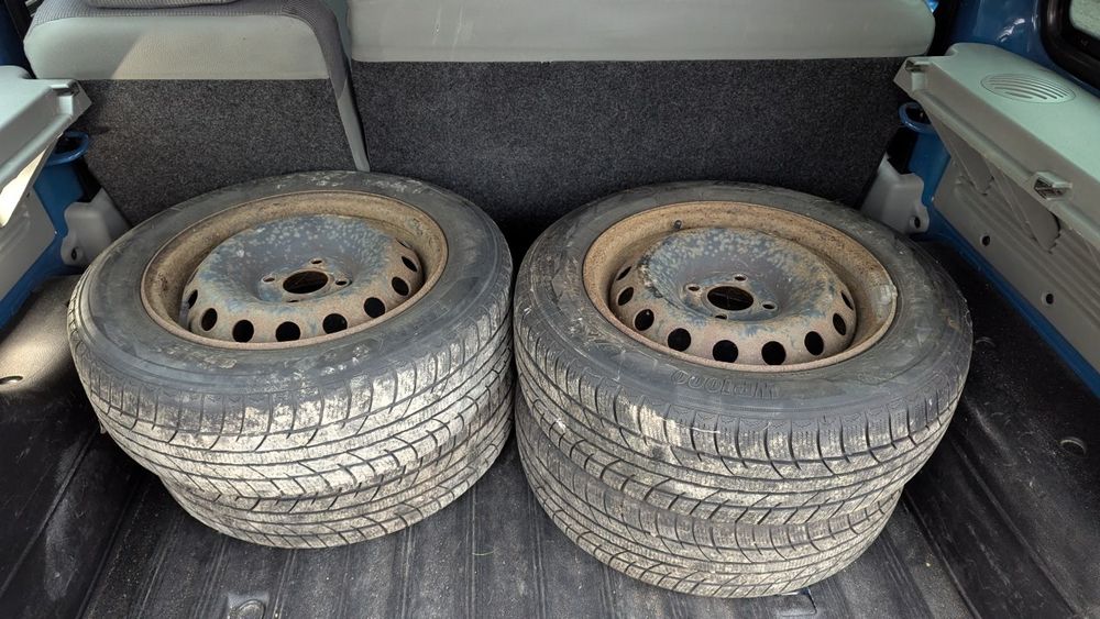 Komplet opon zimowych z felgami 175/65R14 Kangoo