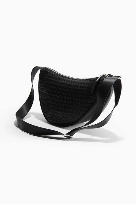 Pleciona torebka crossbody