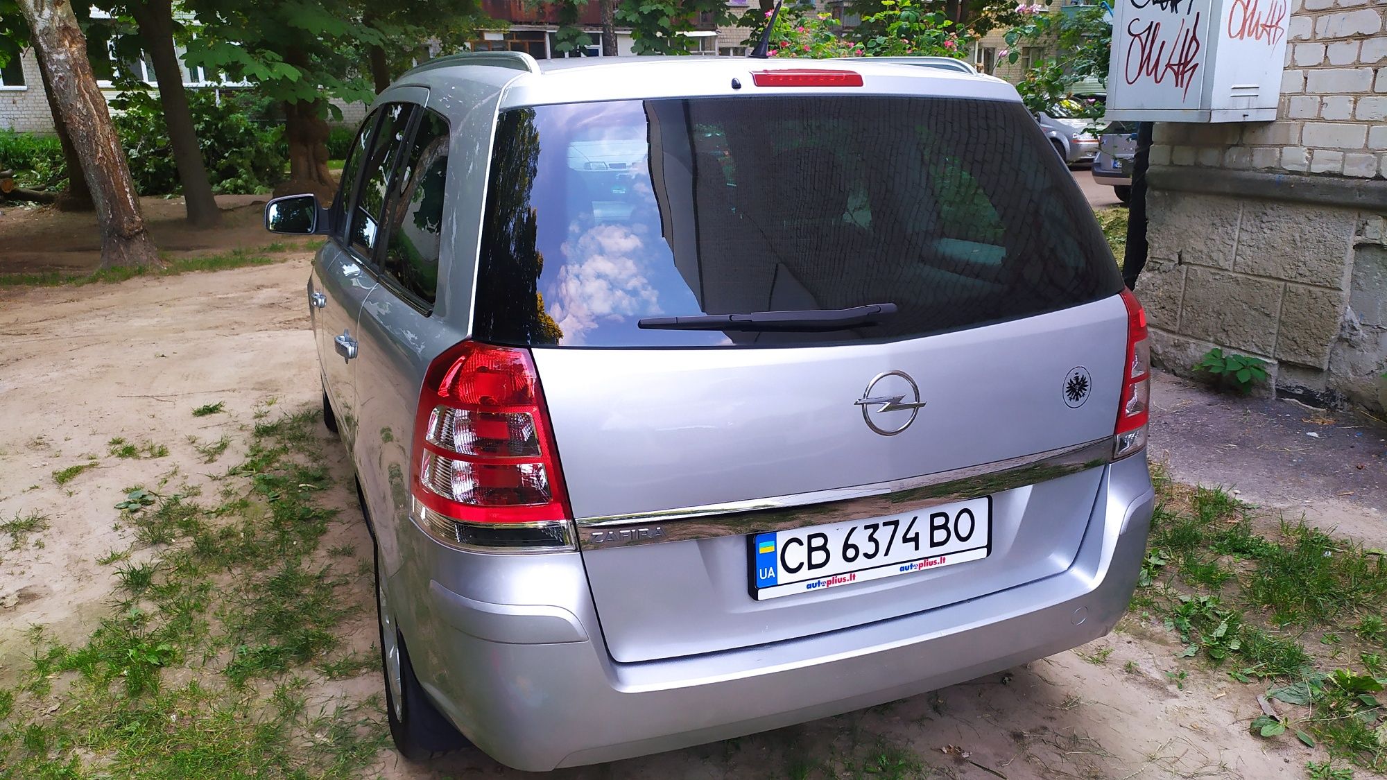 Продам Opel Zafira B 2009 1.8