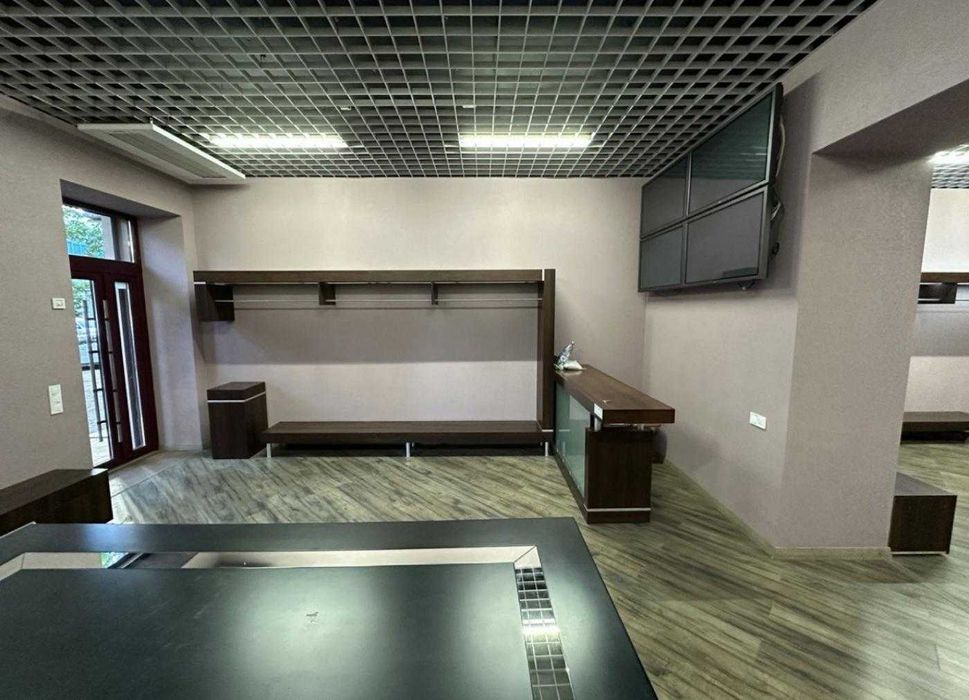 Продаётся коммерческое помещение в центре города! 1N29