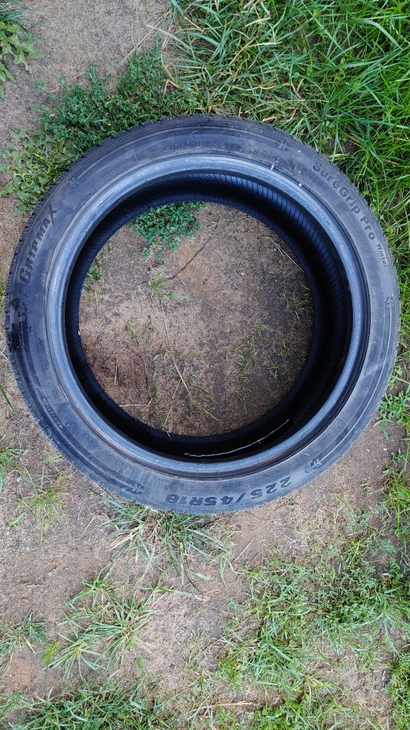 Opony zimowe 225/45/18