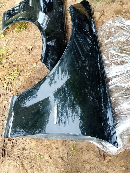 Błotniki błotnik lewy prawy c klasa w204 kolor 197 3 komplety