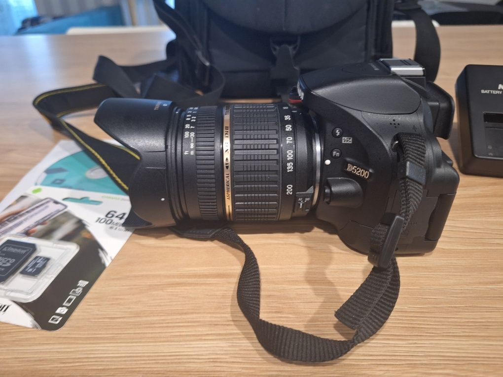 Nikon D5200 + Tamron AF 18-200 - znikomo używany
