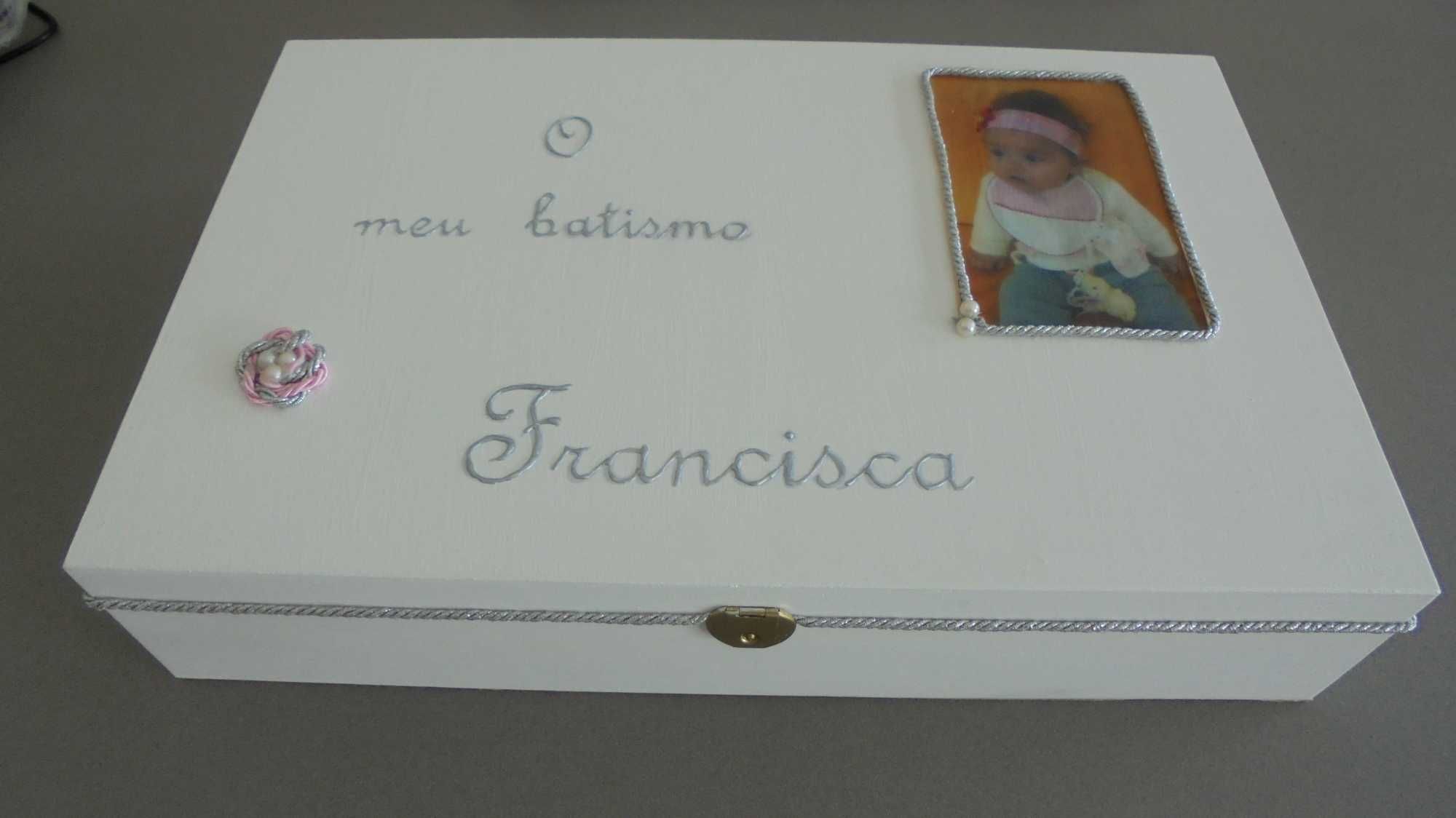 Conjuntos de batismo (caixas, velas, conchas e toalhas) personalizados