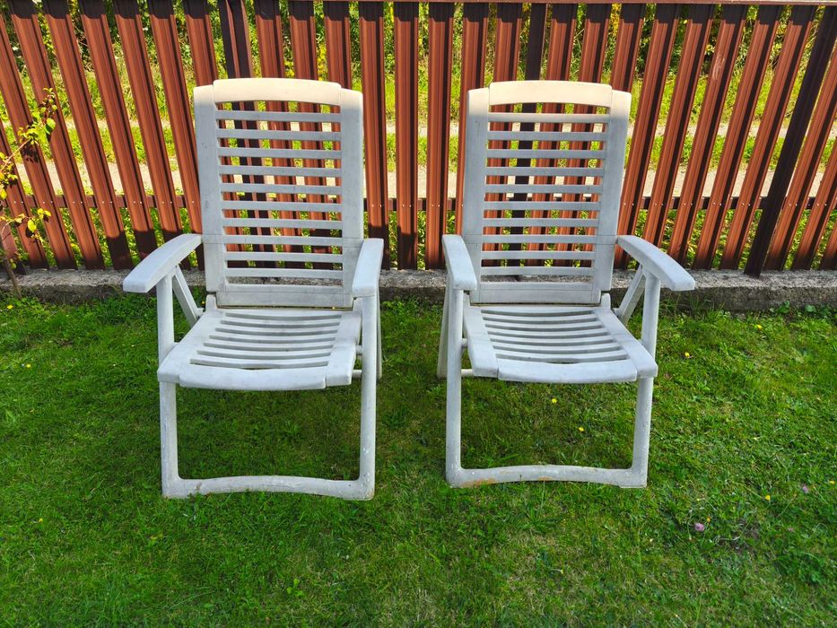 Krzesła plastikowe, leżak