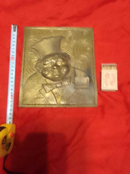 Спичечница чеканка Повар  латунь советская