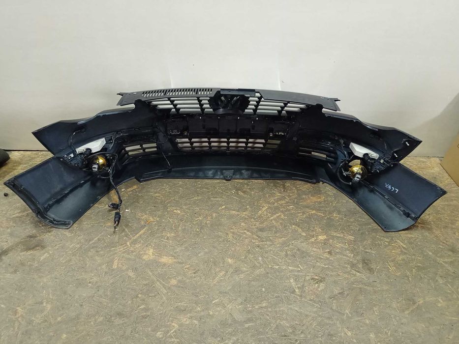 VW Volkswagen Passat B6 zderzak przód przedni kolor LC9X czarny 4XPDC