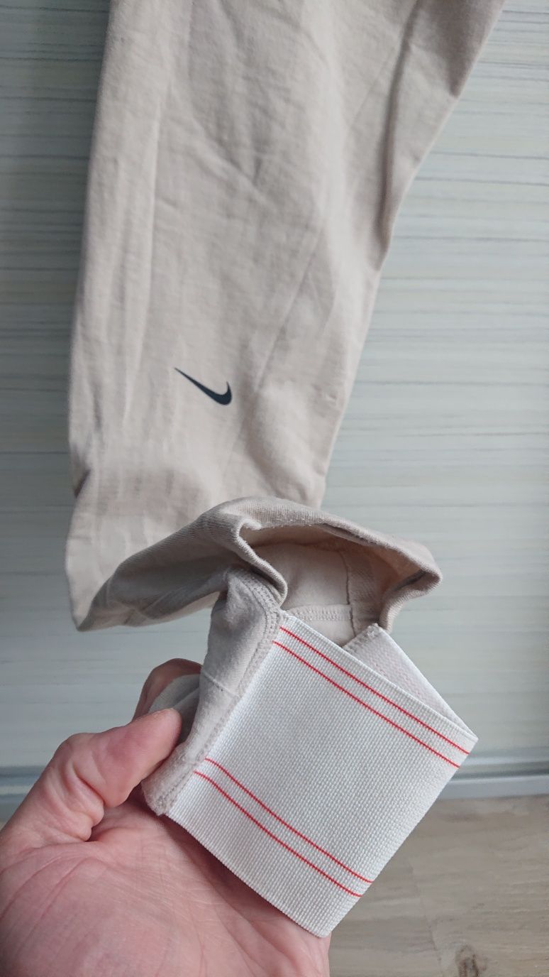 Legginsy Nike AAE 3.0 z wysoka talią unikalne rozmiar S jak nowe