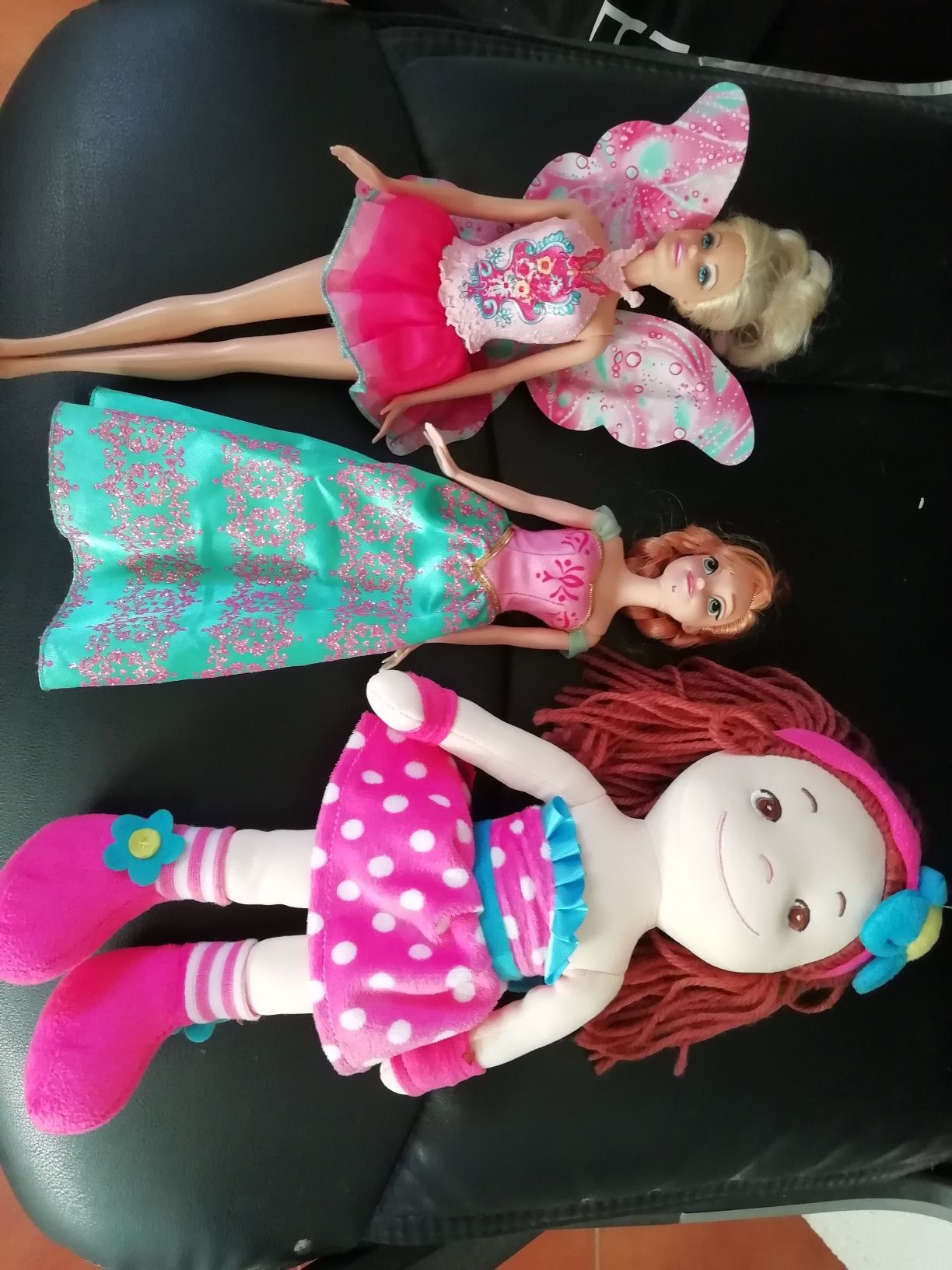 Bonecas Barbie, princesa Ana, de pano etc…
