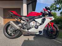 Yamaha r1 2016 czerwona w super stanie.