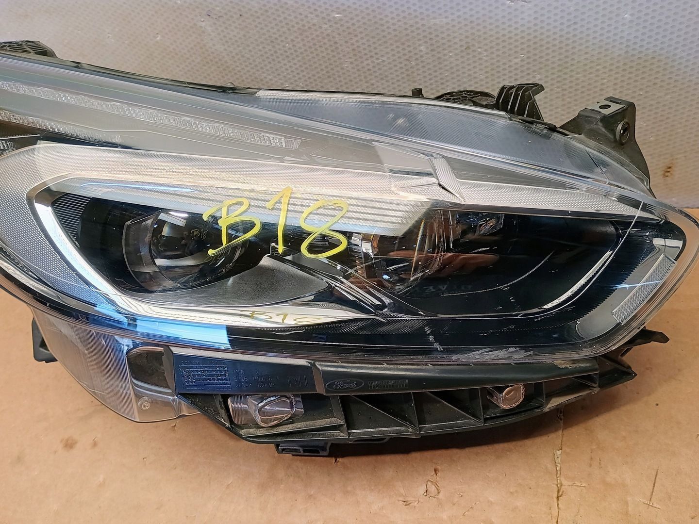 LAMPA PRZÓD PRAWA FORD S MAX FULL LED 15- EM2B-13W029-CN