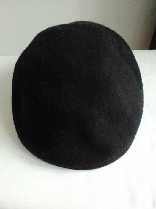 kaszkiet z wełny filcowanej z nausznikami