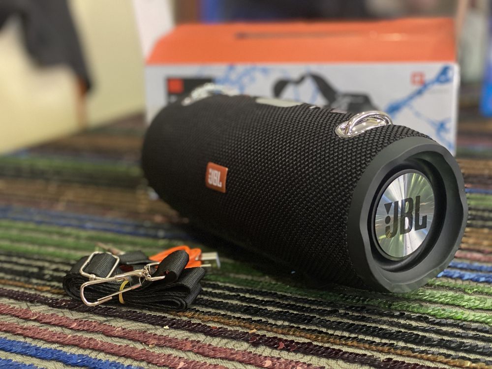 Coluna de musica tipo JBL