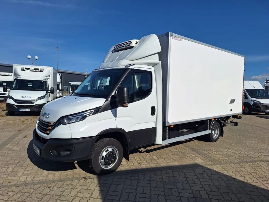 Iveco 50C18 Chłodnia Izoterma 8EP km Krajowy Ledy  Agregat Carrier citymax 400  Gwarancja do 12-2026 Dealer Iveco 35C18 50C16 35C16 35C15 50C15