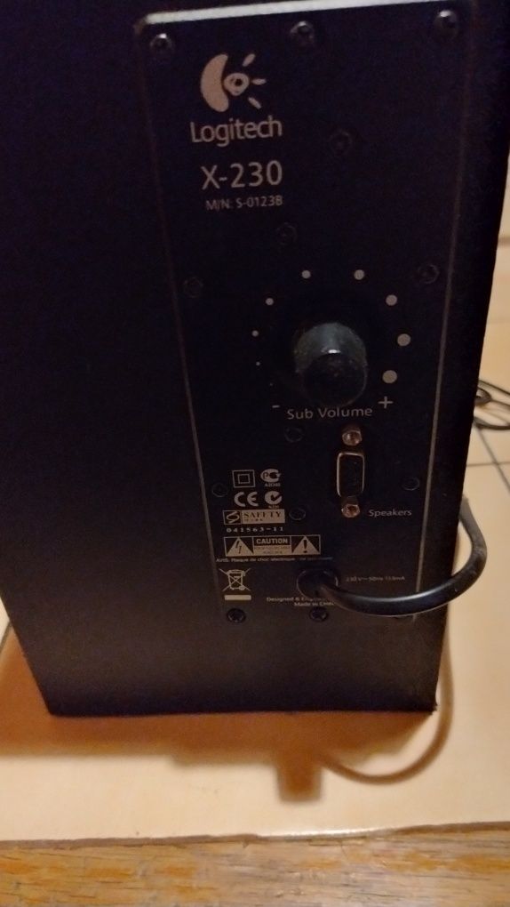 Amplituner firmy Logitech ze wzmacniaczem plus l kolumny do komputera,