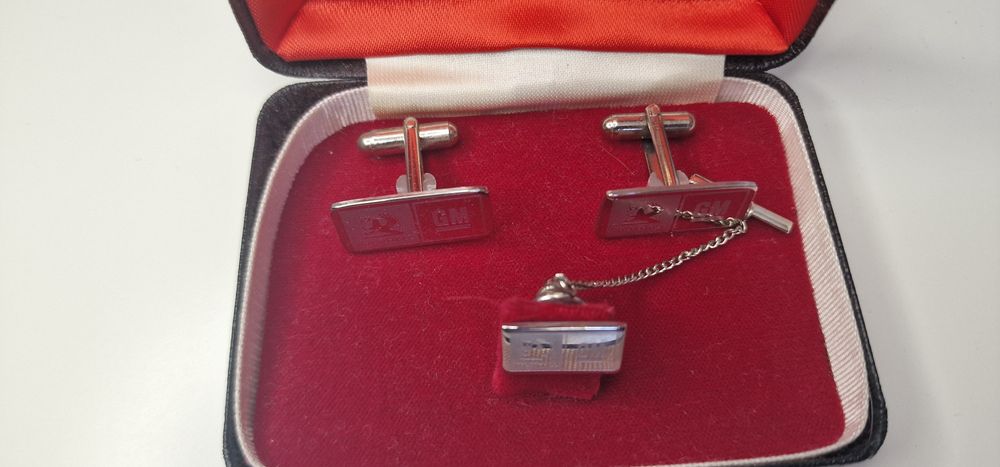 Vauxhall GM Spinki do mankietów Vintage 
Spinki do mankietów i pin do