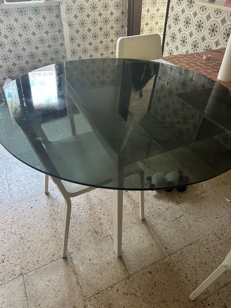 Mesa de Jantar Redonda – Vidro Fumê Escuro