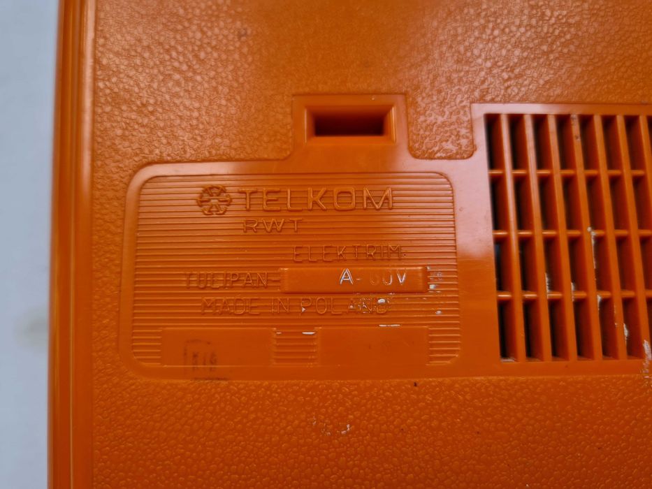 Kultowy Model z Obrotową Tarczą w Energetycznym Pomarańczu Telefon PRL