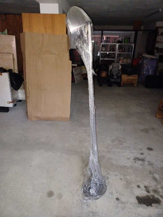 Candeiro de pé em inox - Sala com lampada Led