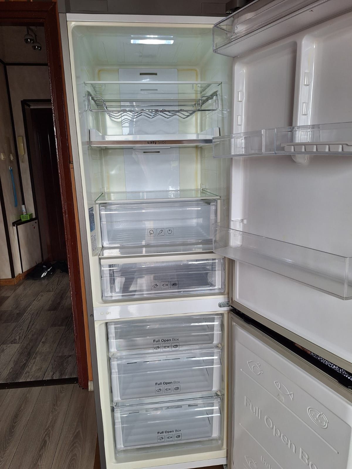 Sprzedam lodówkę Samsung