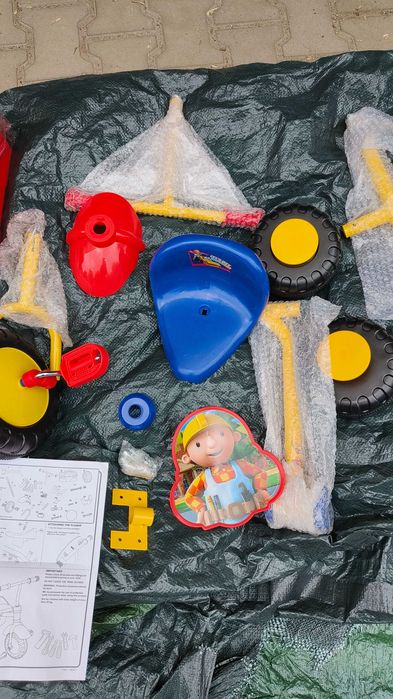 Rowerek trójkołowy marki "Bob Budowniczy"