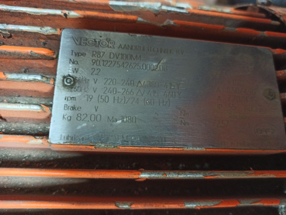 SeW R87 DV100M4 Мотор редуктор б.у в хорошем состоянии