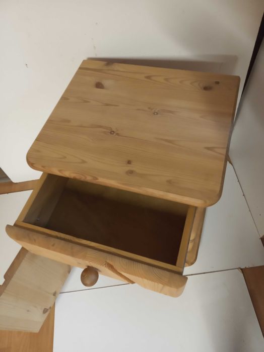 Szafka sosnowa - grube surowe drewno