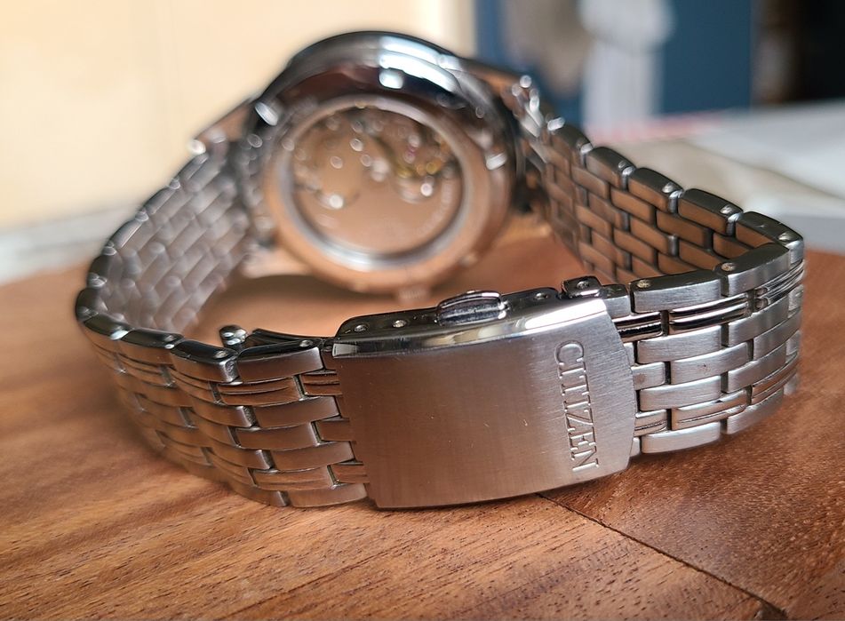 Шикарнейшие Citizen механика, автоподзавод, Day/Date, Sapphire, JAPAN