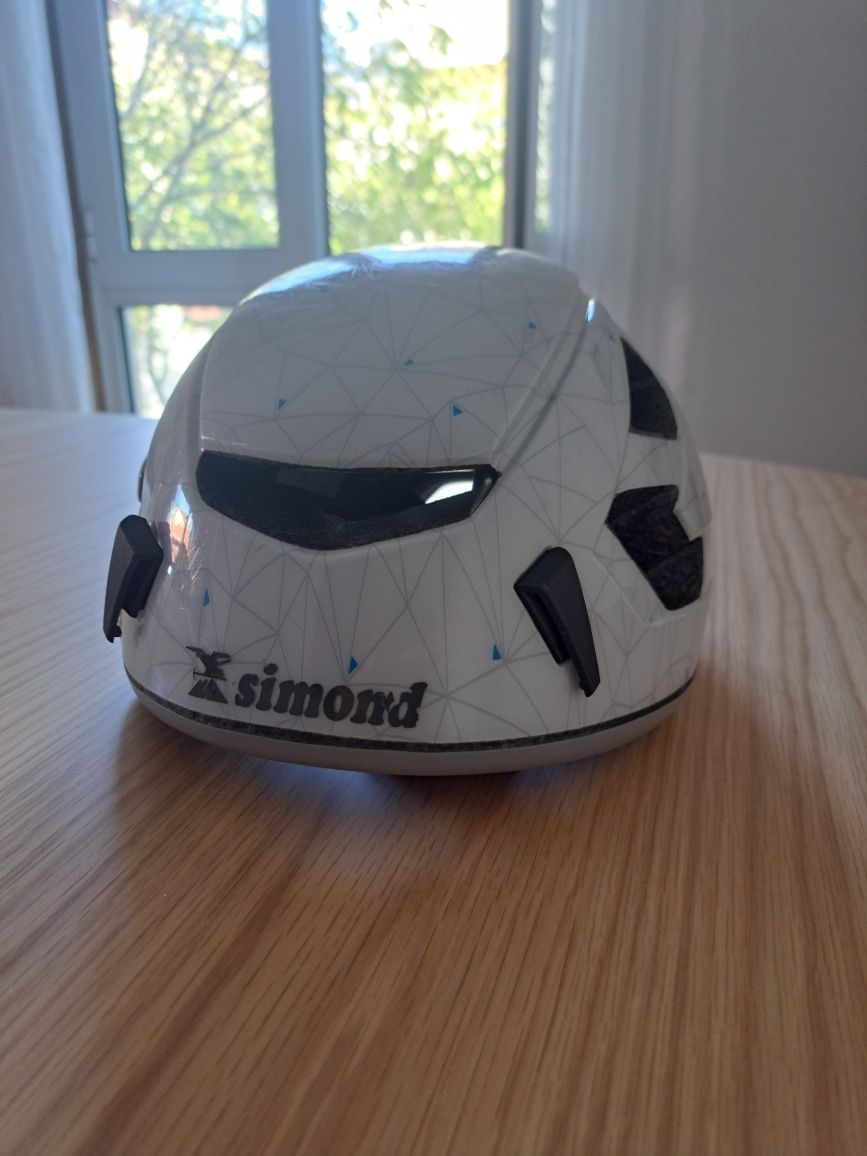 Capacete desportivo (escalada e Canyoning)