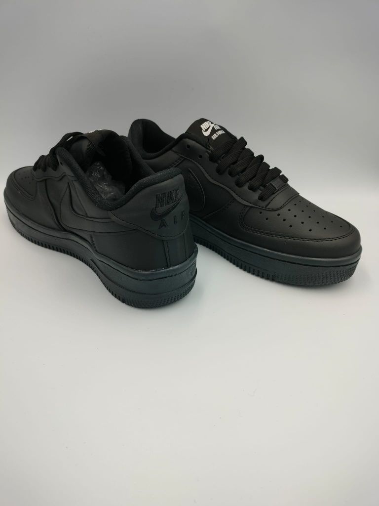 Nowość Nike Air Force 1 Black r 42 skarpetki Nike gratis