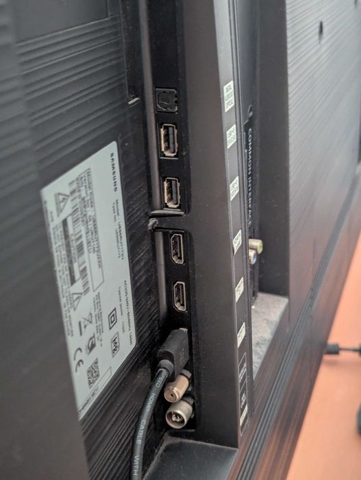 Телевізор Samsung UE55RU7172U - UHD 4K, 55 дюймів