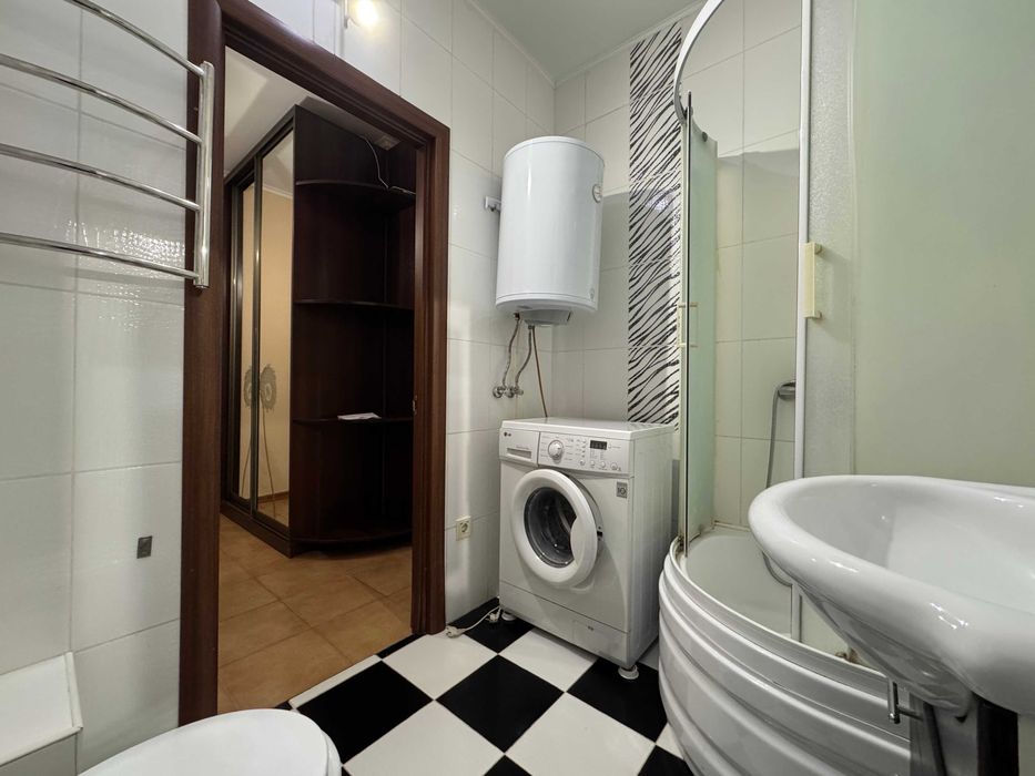 Продаж 1 кімнатної  кварт Комфорт Таун, Регенераторна,4 корп 1 Дарниця