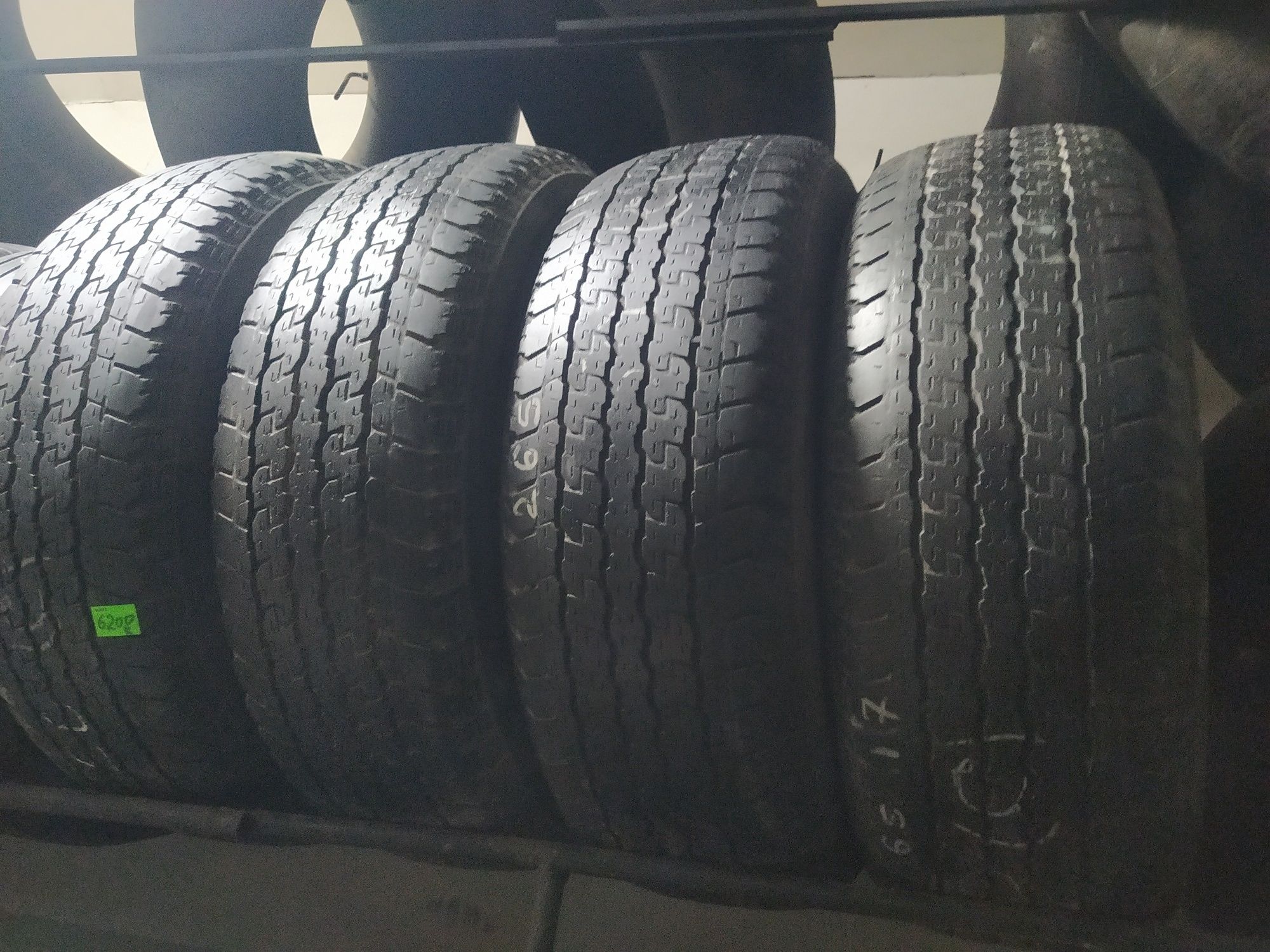 265/65 r 17 комплект шин Bridgestone.