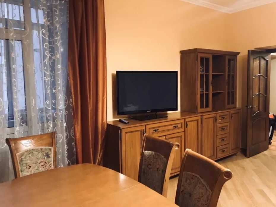 3-кімнатна квартира Липинського -(Чорновола), дешево, ремонт, ванна