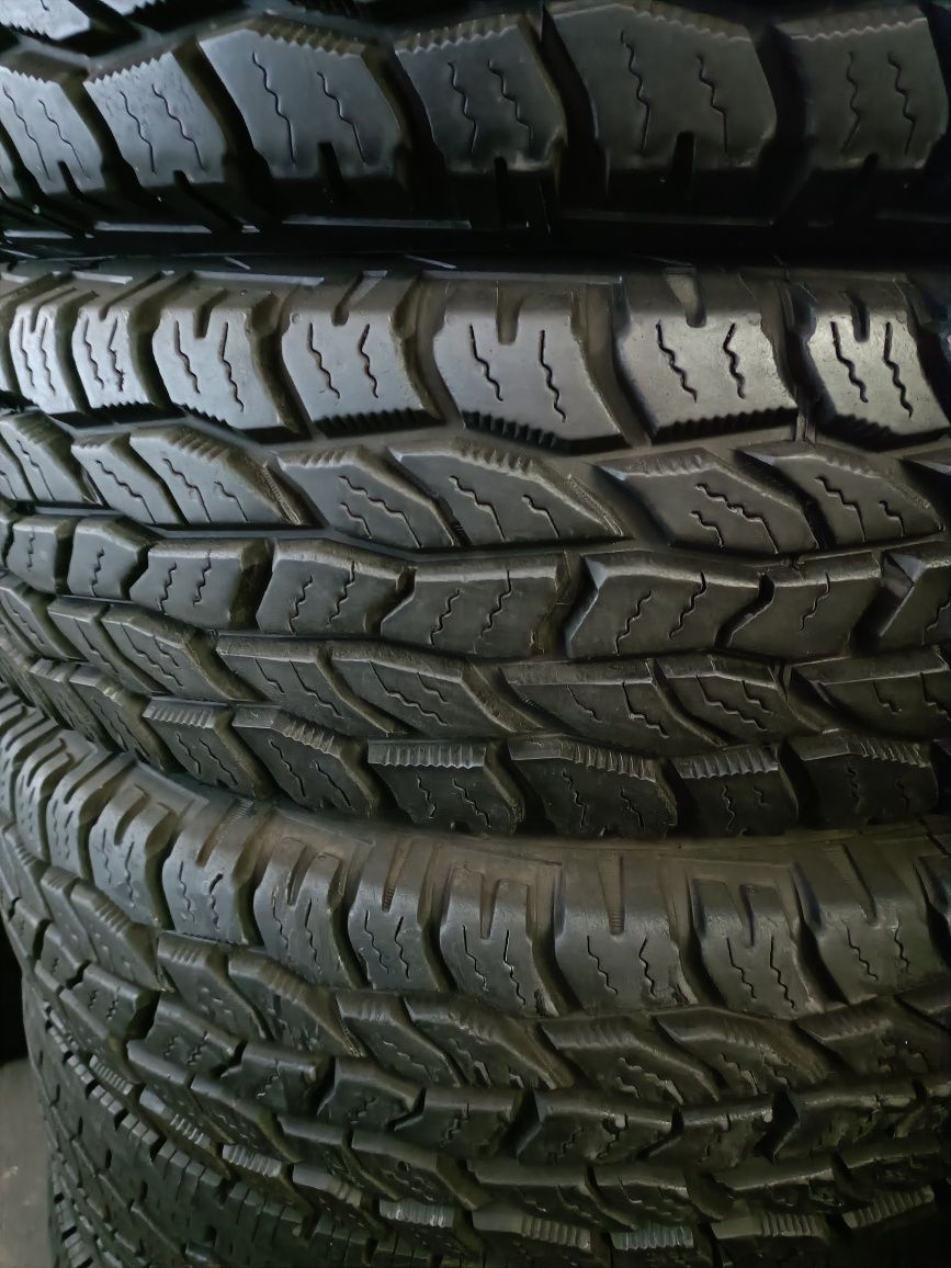 Pneus  235/85/16