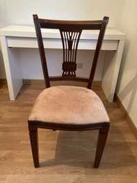 Cadeira de madeira mogno