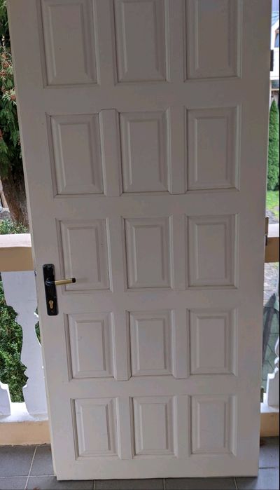 Продам вхідні дерев'яні двері